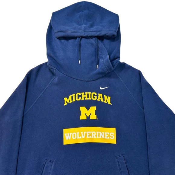 University of Michigan Hooded Sweatshirt Size Large Women’s - Picture 2 of 11